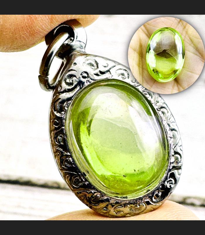 Leklai Naga Eye Crystal Magic Lucky Stone Oval Rich Win Green Thai Amulet #18454